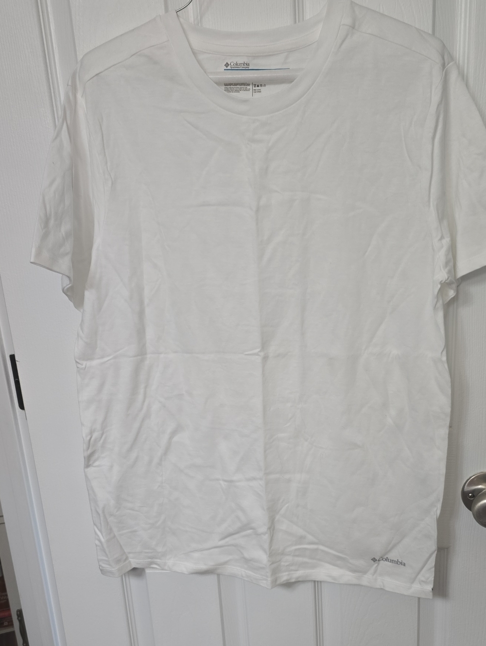 EUC Columbia White T-shirt